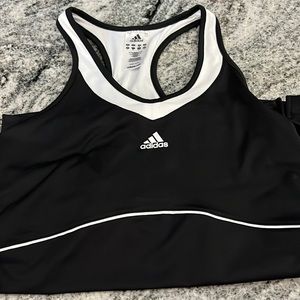 Woman’s Adidas Sz L workout tank w built in bra EYC